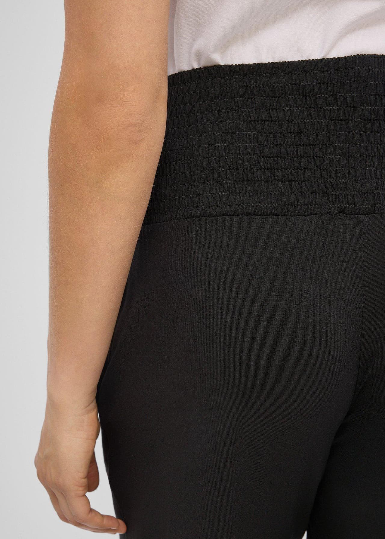Mammashorts i tunn jersey (2-pack) från bonprix - bild 2