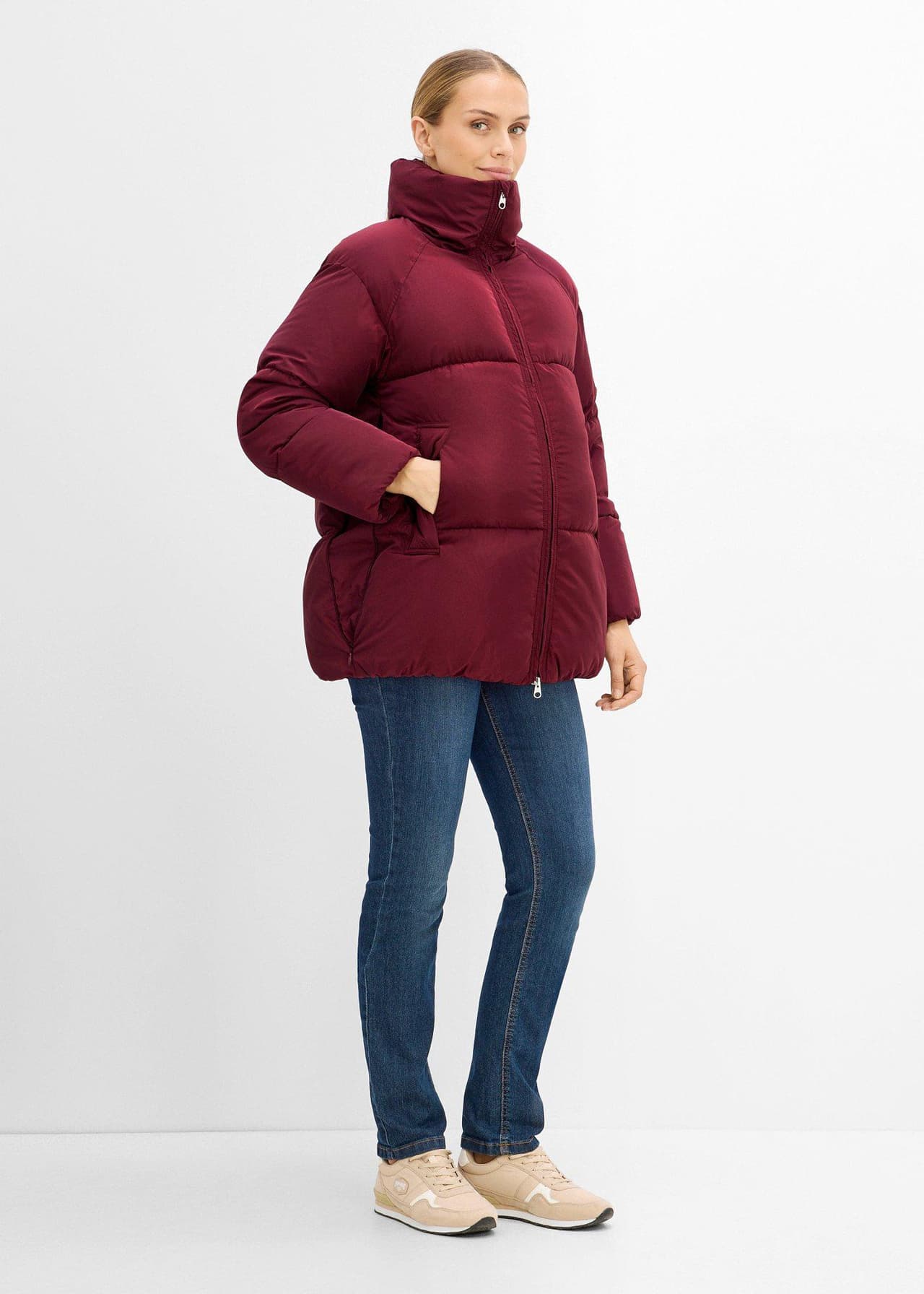 Mammajacka i oversizemodell med bebisficka och vaddering från bonprix