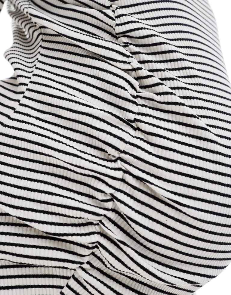Mamalicious graviditet ribbad rynkad framsida kortärmad topp koord i randig design från Mamalicious - bild 2